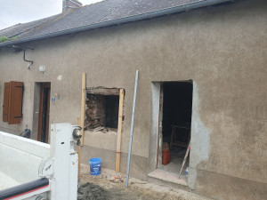Photo de galerie - Réalisation d'ouverture dans mur en pierre 