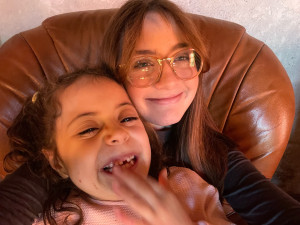 Photo de galerie - Je garde souvent mes cousines jumelles malvoyantes de qui me permet d’être expérimentée