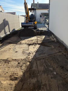 Photo de galerie - Préparation pour un accès en béton désactivé 