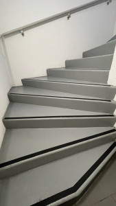 Photo de galerie - Escaliers bâtiments - après 