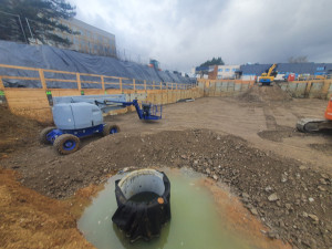 Photo de galerie - Puit provisoire pour pomper la nappe phréatique