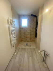 Photo de galerie - Sdb carrelage faïence plomberie peinture