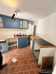 Photo de galerie - Fournitures et pose des cuisine standard et sur mesure 
