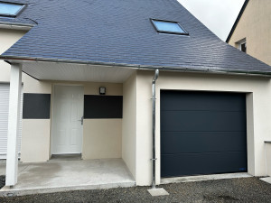 Photo de galerie - Remplacement d’une gouttière pvc par une gouttière en zinc naturel