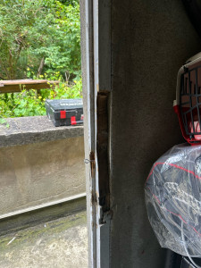 Photo de galerie - Remise en état d’un bâti après effraction 