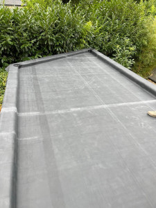 Photo de galerie - Étanchéité terrasse plate avec sable parquet étanche à l'eau et membrane EPDM 