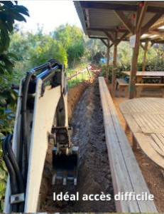 Photo de galerie - Tranchée mini-pelle, accès difficile. 