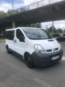 Photo de galerie - Trafic 9 places idéal pour les sorties de groupe, dispo à la location 