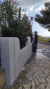 Photo de galerie - Mise en place d'un enduit blanc Andalouse en frotasser 