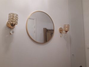 Photo de galerie - Installation miroir et luminaire 
