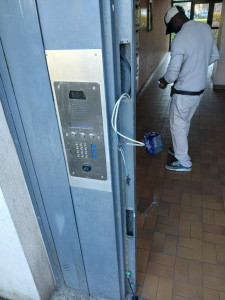 Photo de galerie - Contrôle d’accès remplacement des ventouses 