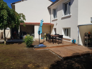 Photo de galerie - Fabrication d’une terrasse (travaux de maçonnerie puis la pose des plots et de la terrasse en Bois). 