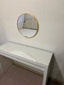 Photo de galerie - Montage d’une coiffeuse 