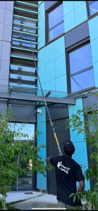 Photo de galerie - Laveur de vitres 