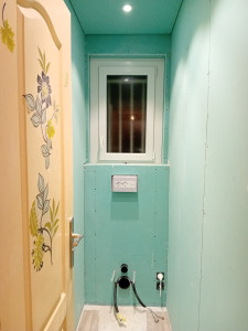 Photo de galerie - Installation d'un wc suspendu japonais. (Maîtrise, 
Plomberie, électricité et placo