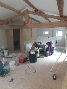 Photo de galerie - Aménagement intérieur : enduit terre, ragréage sur plancher bois, ect.