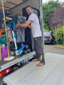 Photo de galerie - Le camion est chargé le client est content 