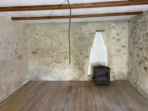Photo de galerie - Une petite maison que je rénove où j’ai fait le plancher, les murs à la chaux, l’isolation le placo et la peinture du plafond, et j’en passe..