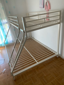 Photo de galerie - Montage de lit superposé enfants 