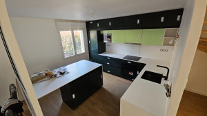 Photo de galerie - Pose d'une cuisine 