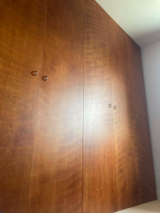 Photo de galerie - Conception de portes de placards en okoumé