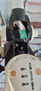 Photo de galerie - Réparation de fils endommagés sur moteur de bateaux électrique