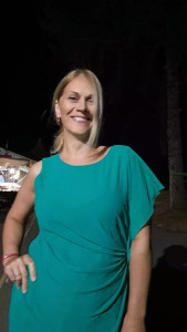 Photo de galerie - Objet : Candidature pour un poste de nounou/garde d'enfants

Madame, Monsieur,

Je vous écris afin de poser ma candidature pour un poste de nounou. Je m'appelle Ina Goginashvili, j'ai 42 ans et six ans d'expérience auprès des enfants.

Je travaille actuel