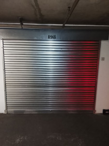 Photo de galerie - Installation rideau métallique après 