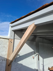 Photo de galerie - Réparation Jambage d'un appentis de terrasse.
Fabrication et Pose
La Chaume, tarif 300 €