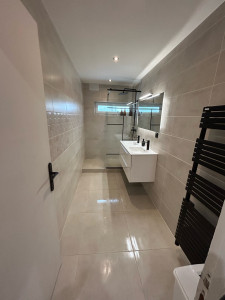 Photo de galerie - Salle bain après nettoyage 
