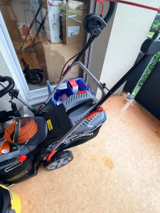 Photo de galerie - Tondre pelouse 