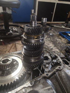 Photo de galerie - Remplacement des roulement de boîte de vitesse 