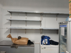 Photo de galerie - Instalation étagères