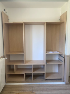 Photo de galerie - Montage d’un meuble de dressing 