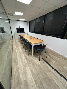 Photo de galerie - Nettoyage sallle de réunion