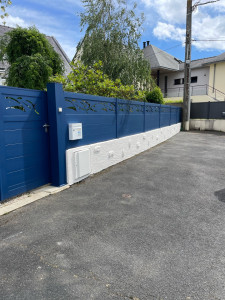 Photo de galerie - Travaux finit nettoyage et mise en peinture d’un muret 