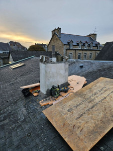 Photo de galerie - Déconstruction cheminée sur Guingamp avec évacuation 