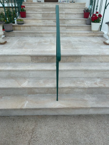 Photo de galerie - Nettoyage escalier et terrasse au karcher