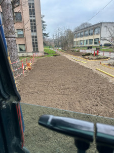 Photo de galerie - Remise en état du terrain après travaux de terrassement. Terre remise droite et propre