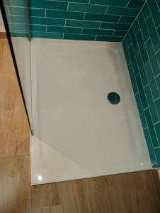 Photo de galerie - Remplacement d’un bac à douche extra-plat