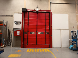 Photo de galerie - Installation d'une porte battante souple et réfection des cloisons placo