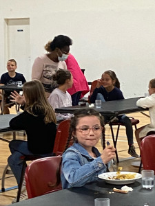 Photo de galerie - Après plus de 25 ans de carrière auprès des enfants comme institutrice en maternelle et primaire, je suis toujours apte à accompagner ces petits amours dans l’accomplissement de leurs devoirs à domicile.