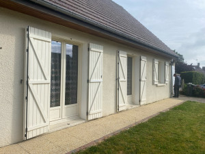 Photo de galerie - Peinture sur volet battant en bois 