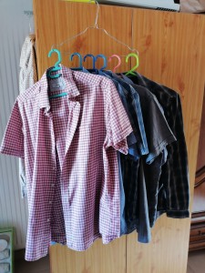 Photo de galerie - Repassage chemises sur cintres 