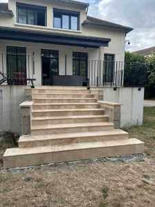 Photo de galerie - Escalier carrelé 