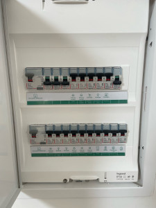 Photo de galerie - Installation d’un tableau électrique encastré 