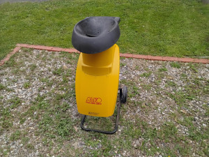 Photo de galerie - Tonte de pelouse - Débroussaillage