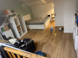 Photo de galerie - Pose de parquet réalisée avec soin, finition propre et professionnelle. »