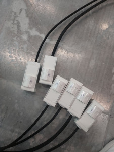 Photo de galerie - Nourrice réseau préparée, repérée et testée, prête à être mise en place sur l’installation.