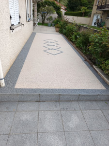 Photo de galerie - Réalisation d'une terrasse en moquette de marbre 